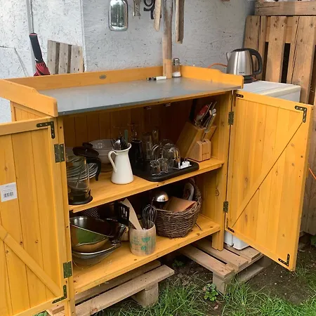 Teepee Oppidum Praha-motofamily * Lhota (Prague-West)