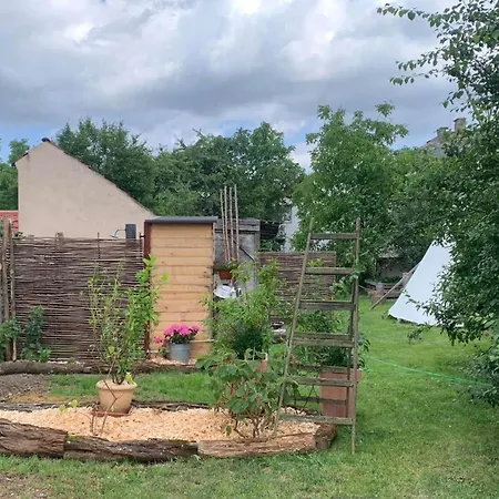 Teepee Oppidum Praha-motofamily Lhota (Prague-West)